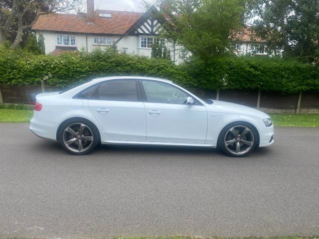 2013 Audi A4 2.0 TDI 177 Quattro Black Edition 4dr